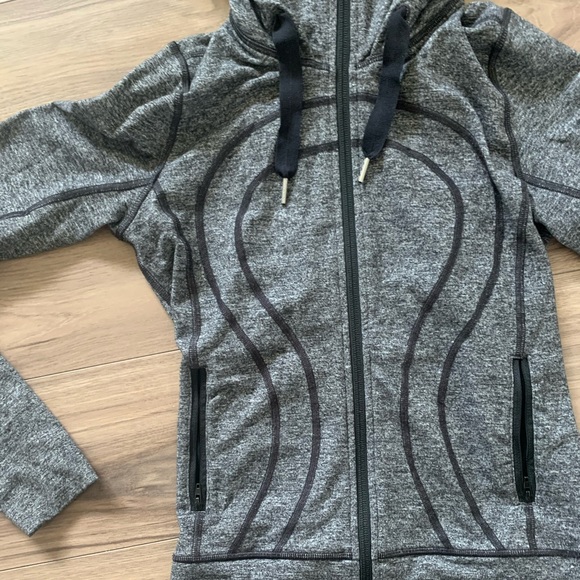 Lululemon Stride Jacket - Picture 4 of 11